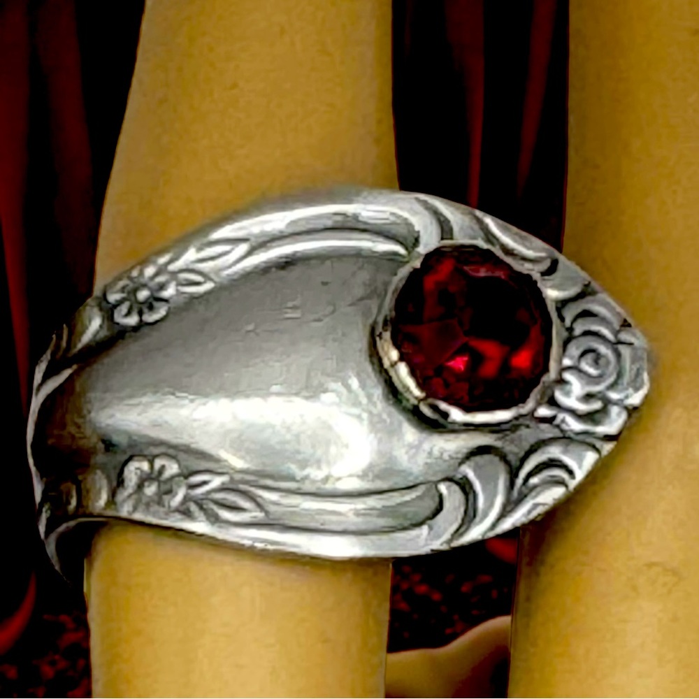Antique Reed & Barton Stainless Steel Rose Spoon Ring With Red Crystal  Size 7.5